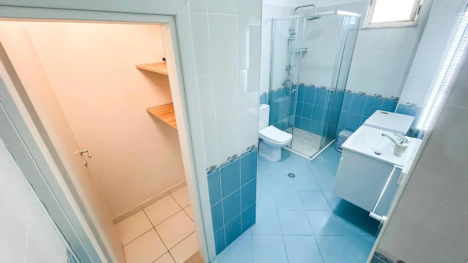 Oceanfront Oasis 770 Apartment Durres 0*,  Albania